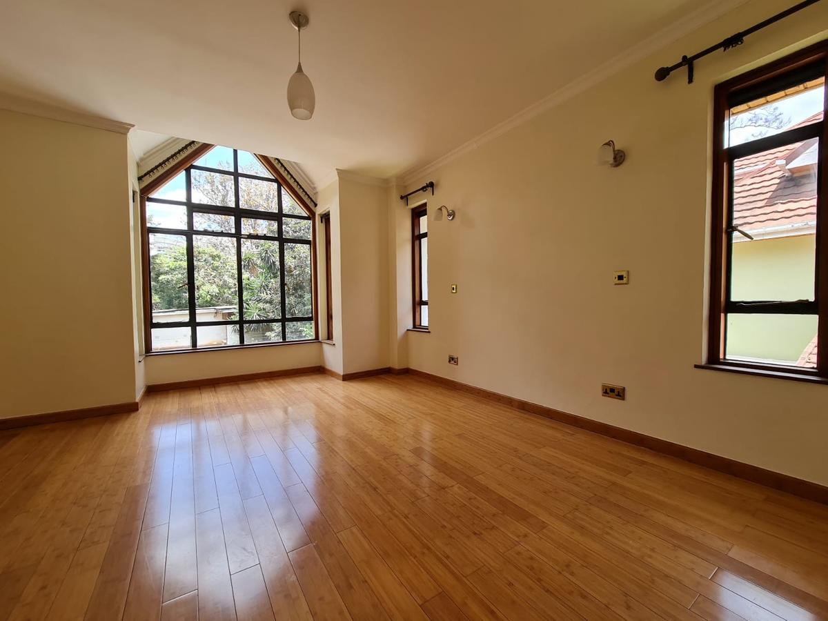 4 Bed Townhouse with En Suite in Lavington - 2