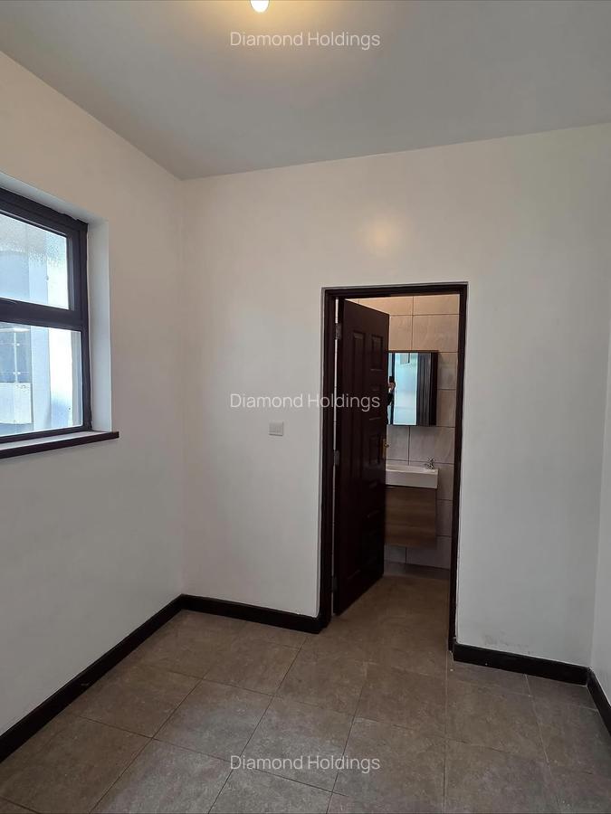 3 Bed Apartment with En Suite at Parklands - 6