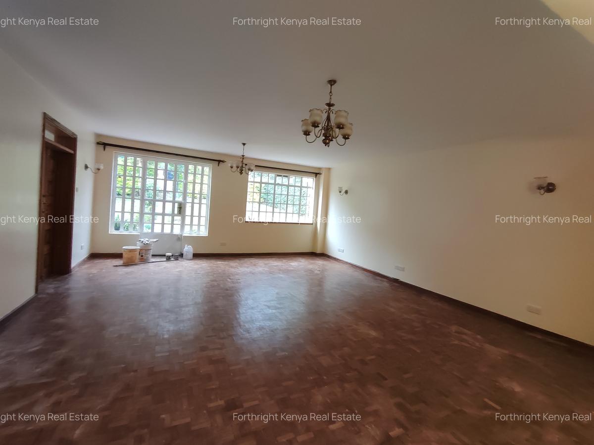 5 Bed House with En Suite at Hardy - 18