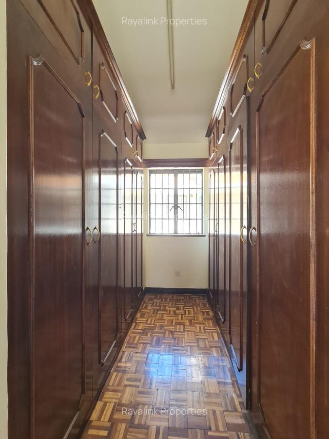4 Bed Townhouse with En Suite at Spring Valley - 15