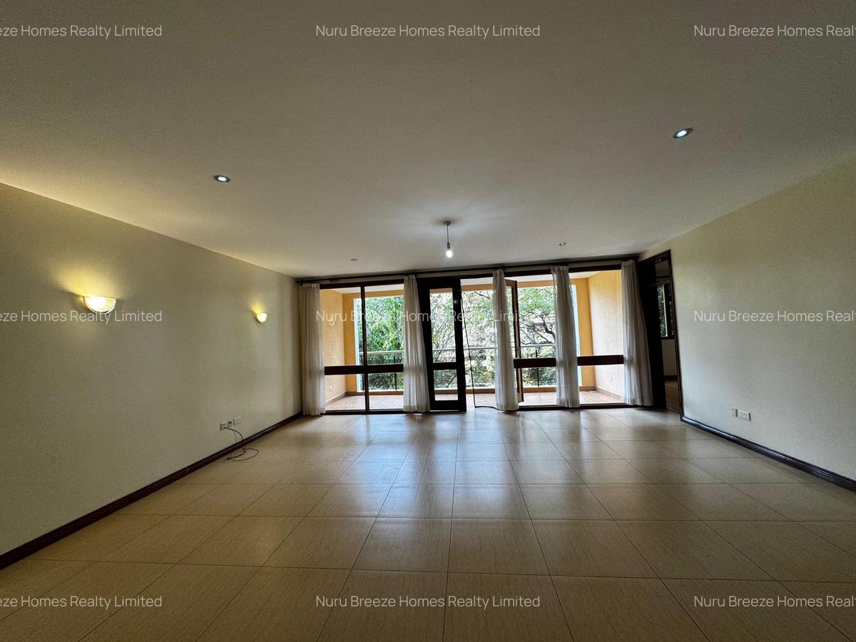 3 Bed Apartment with En Suite in Riverside - 2