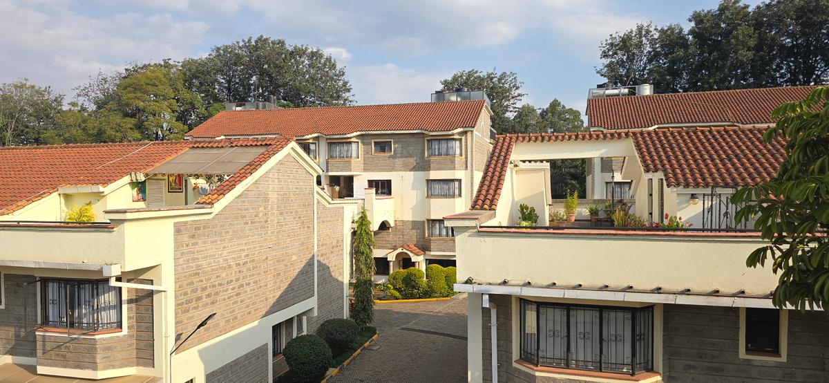 5 Bed Townhouse with En Suite at Grevillea Grove - 2