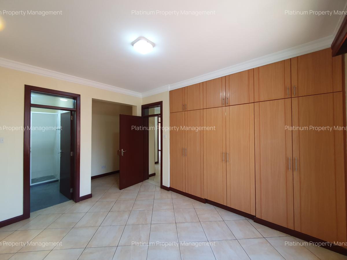 3 Bed Apartment with En Suite in Parklands - 15