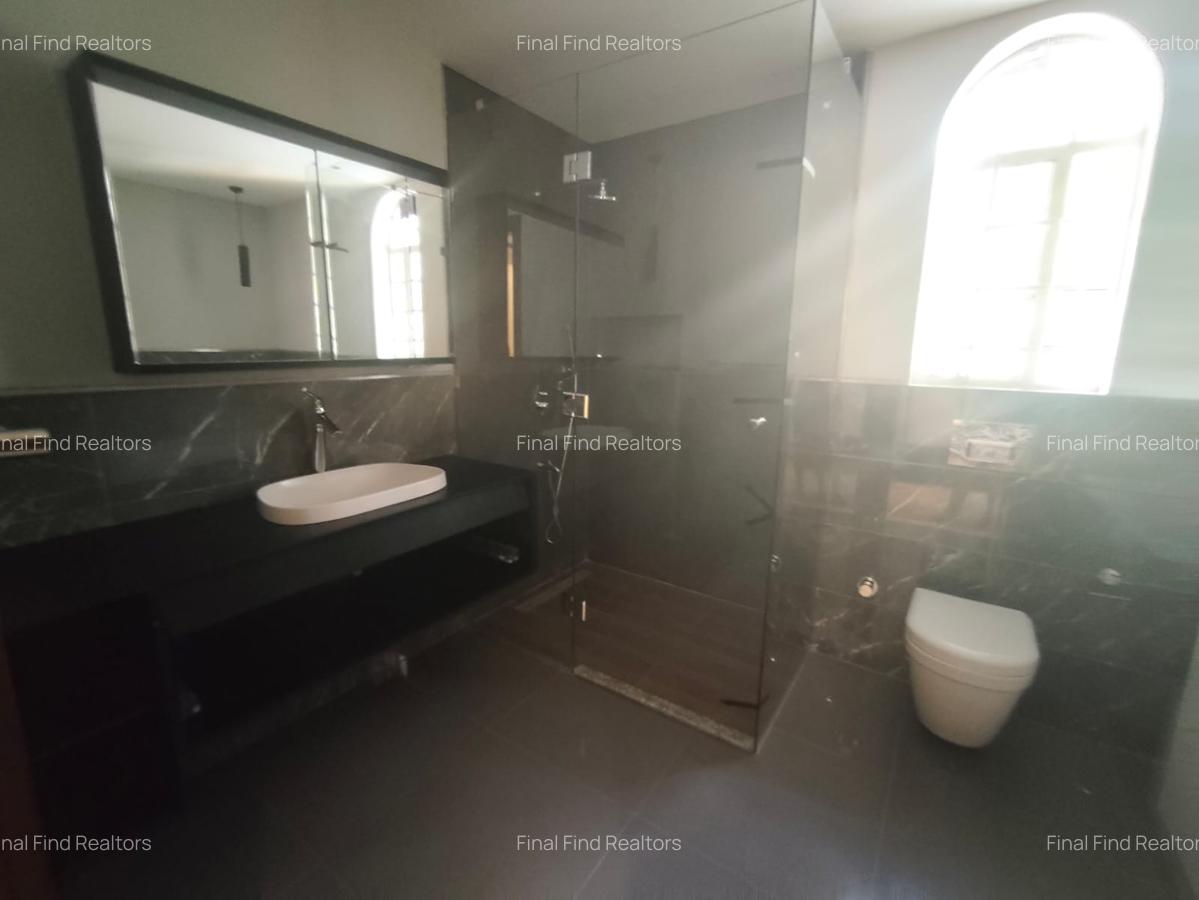 5 Bed House with En Suite in Runda - 18