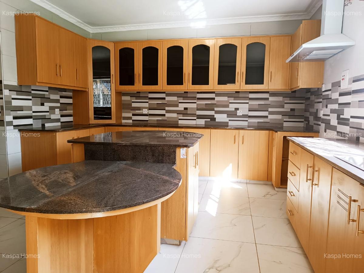 5 Bed House with En Suite in Loresho - 2