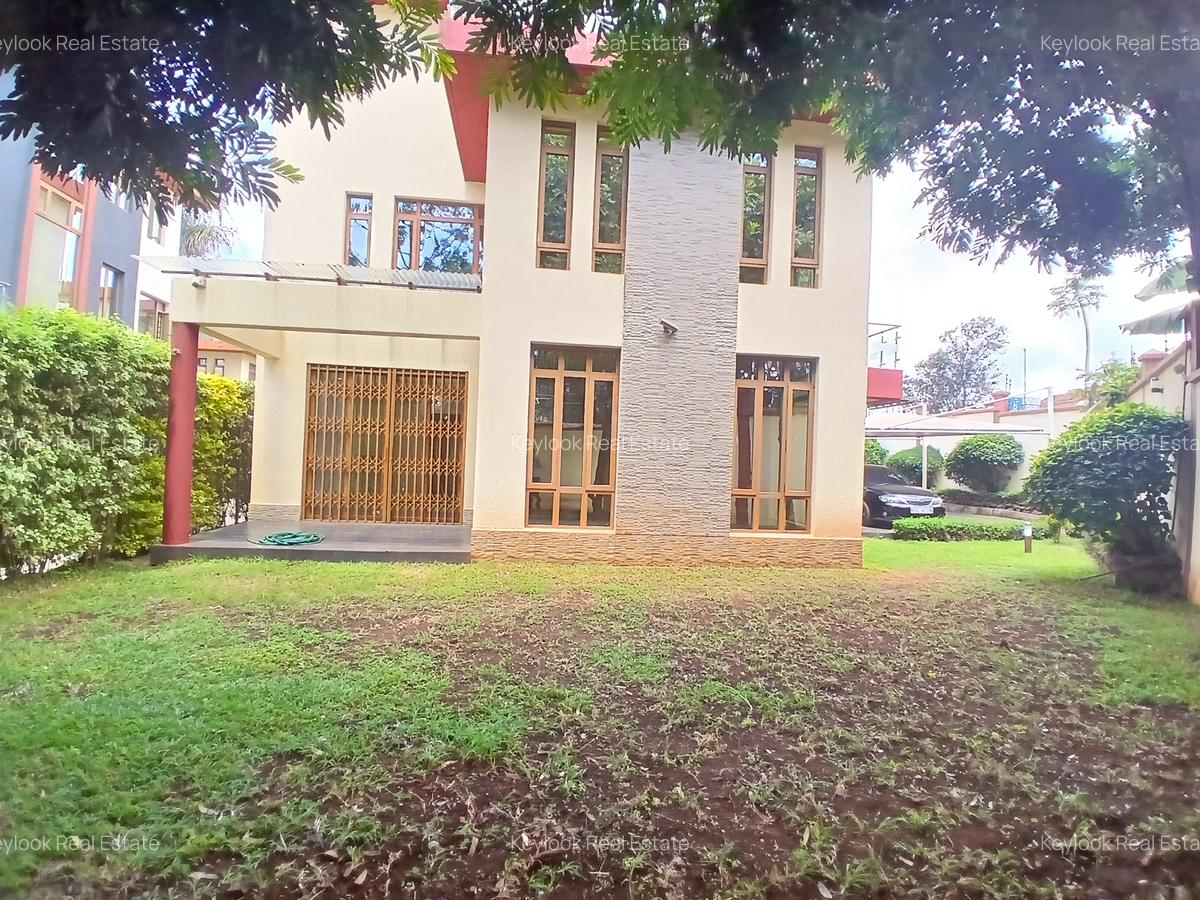 5 Bed Townhouse with En Suite at Lavington Green - 5