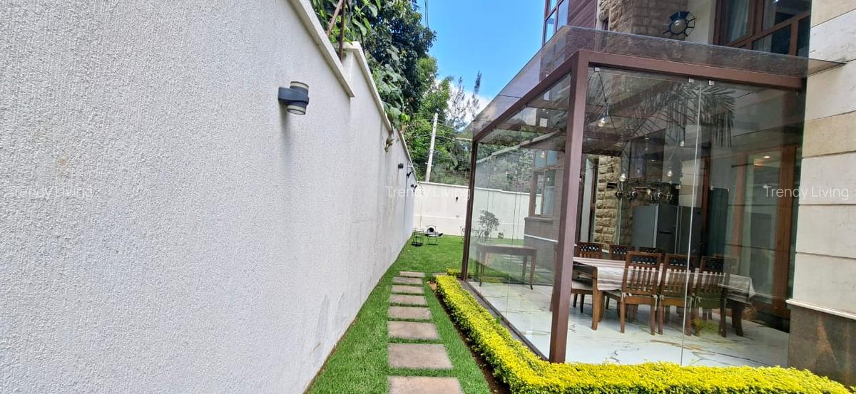 6 Bed Townhouse with En Suite in Lavington - 3