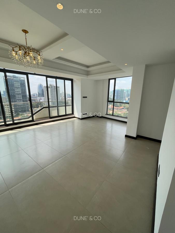 3 Bed Apartment with En Suite in Riverside - 16
