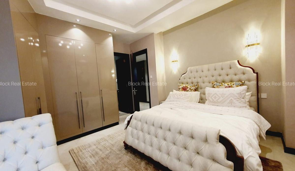 3 Bed Apartment with En Suite in Riverside - 12