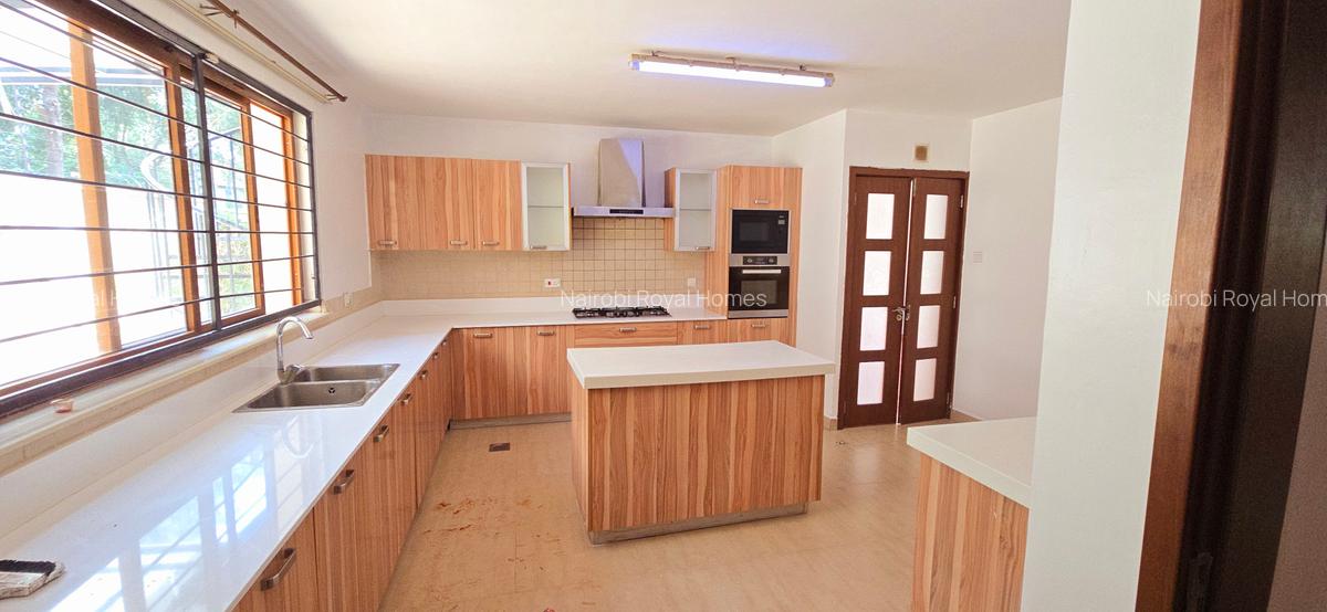 5 Bed Townhouse with En Suite at Kaputei Garden Estate - 16