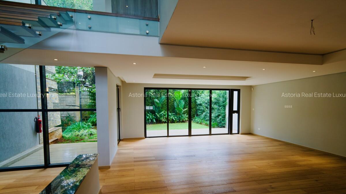 3 Bed Villa with En Suite at 2026-389 3 Bed - 11