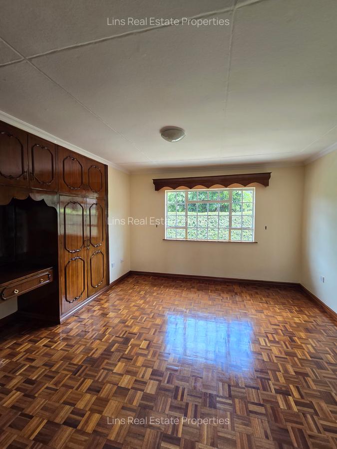 5 Bed House with En Suite in Runda - 17