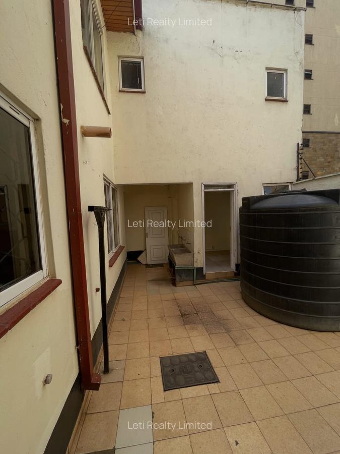 5 Bed Townhouse with En Suite in Lavington - 9
