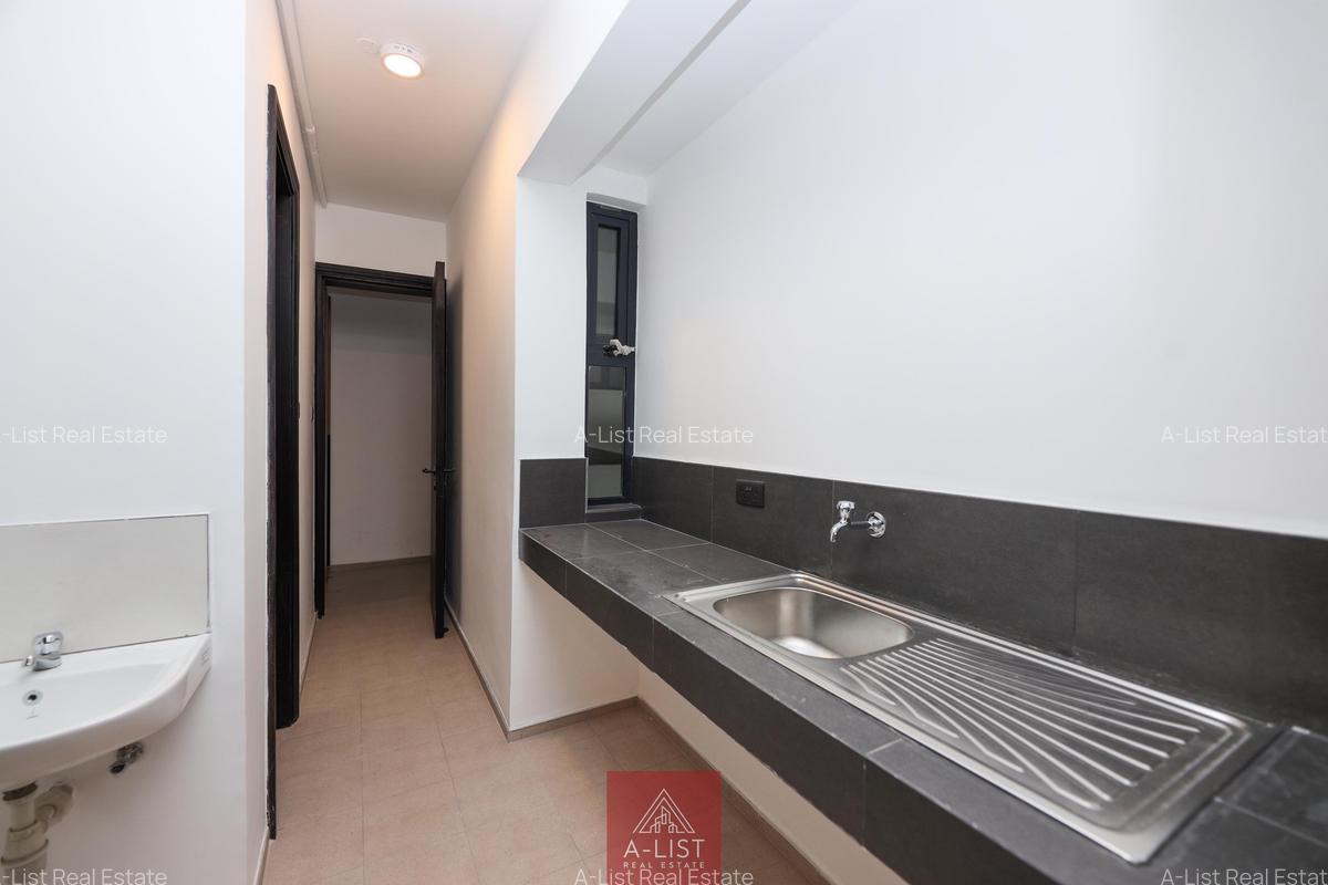 5 Bed Apartment with En Suite at Peponi Road - 17