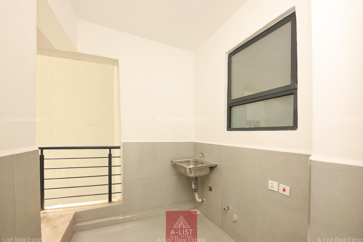 2 Bed Apartment with En Suite at Marcus Garvey Road - 10