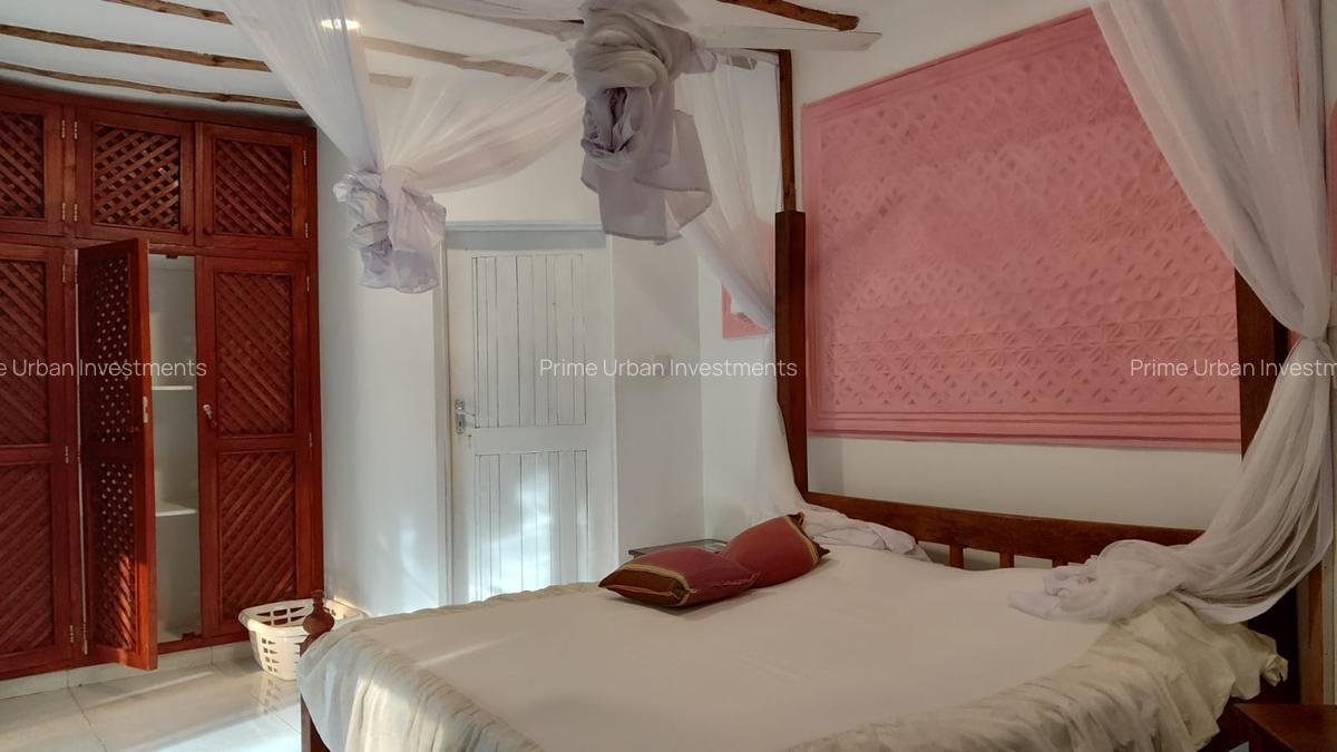 5 Bed Villa with En Suite in Watamu - 15