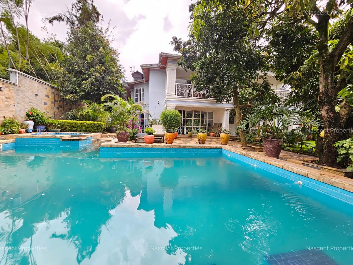 6 Bed House with En Suite in Runda - 2