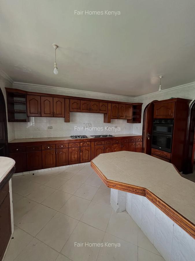 5 Bed Townhouse with En Suite at Riverside Drive - 5