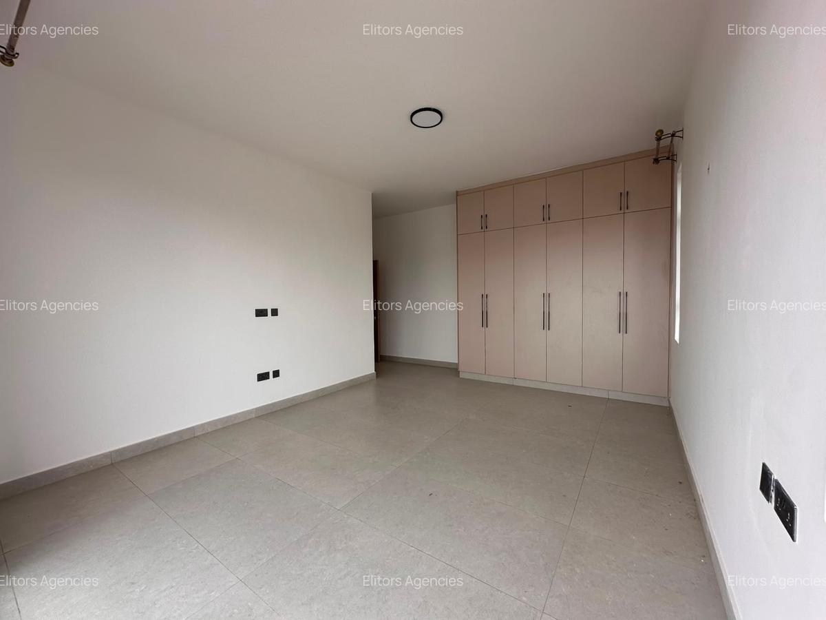 3 Bed Apartment with En Suite at Brookside Drive - 7