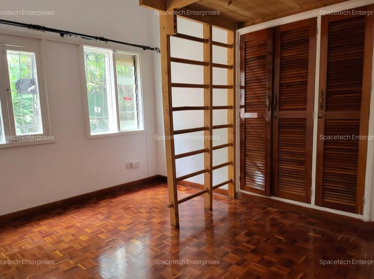 4 Bed House with Staff Quarters in Hill View - 10