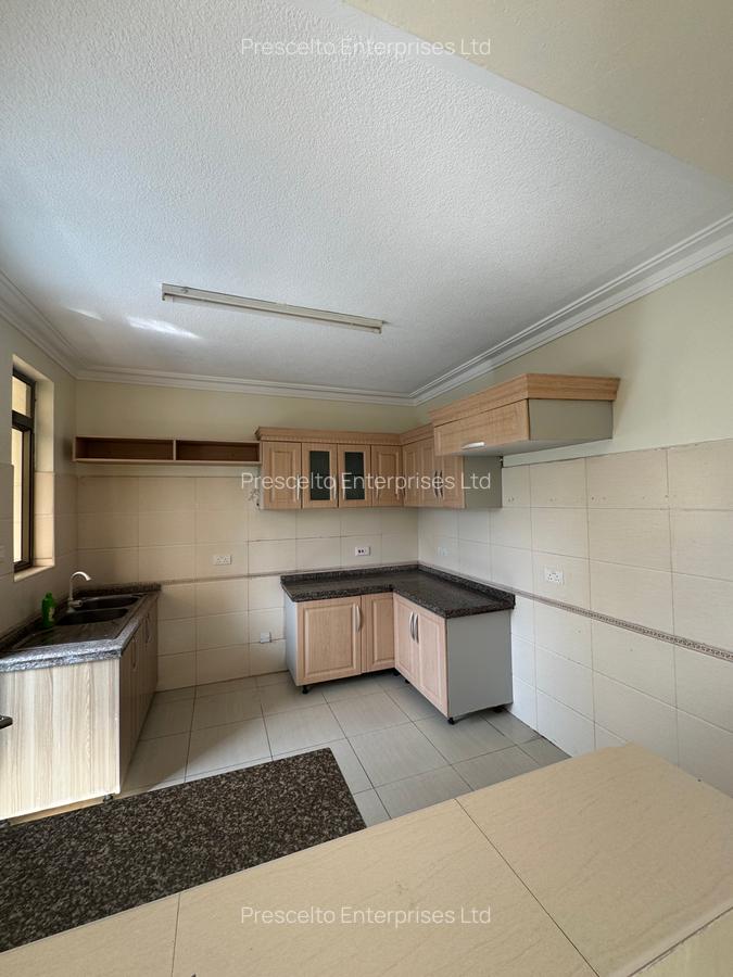 2 Bed Apartment with En Suite at Off Links Road - 3