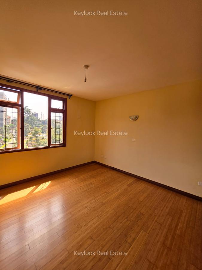3 Bed Apartment with En Suite at Riverside Drive - 5