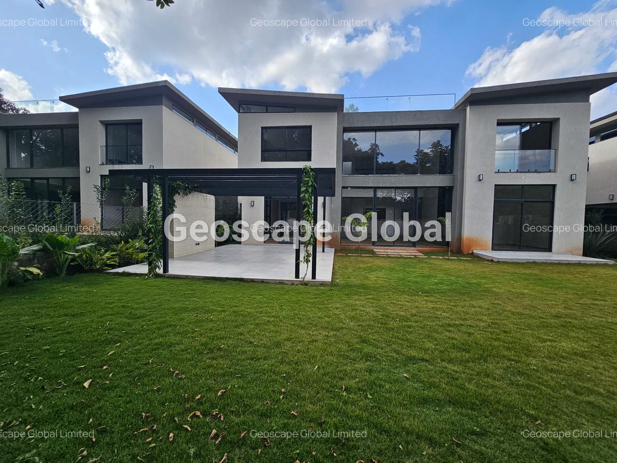 5 Bed House with En Suite in Runda - 8