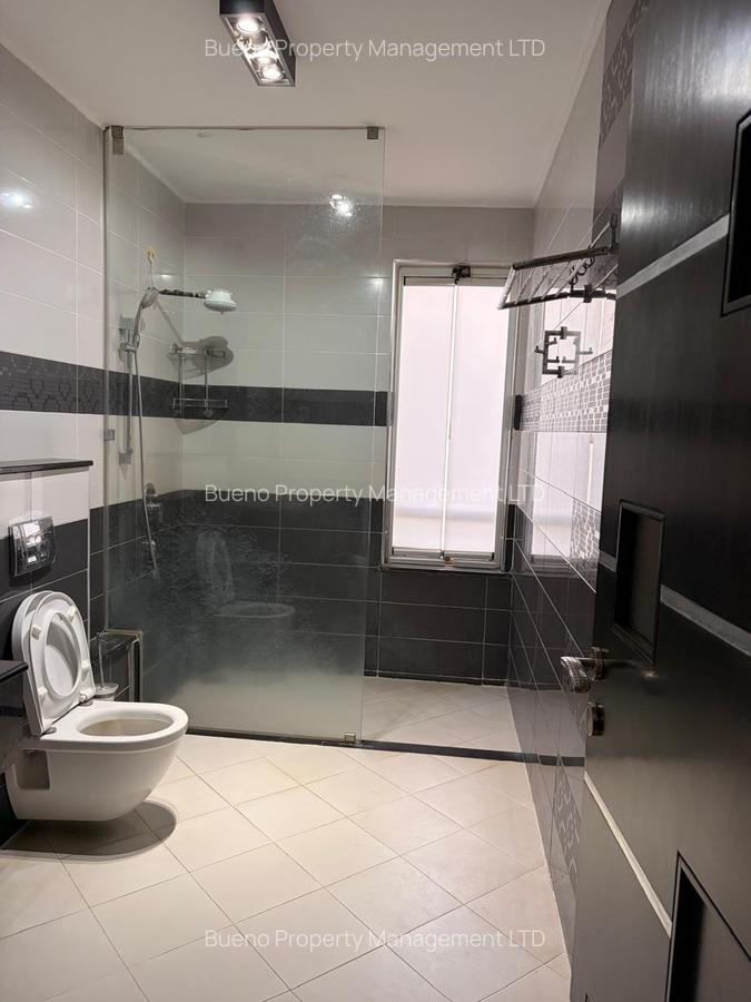 3 Bed Apartment with Swimming Pool in Riverside - 4