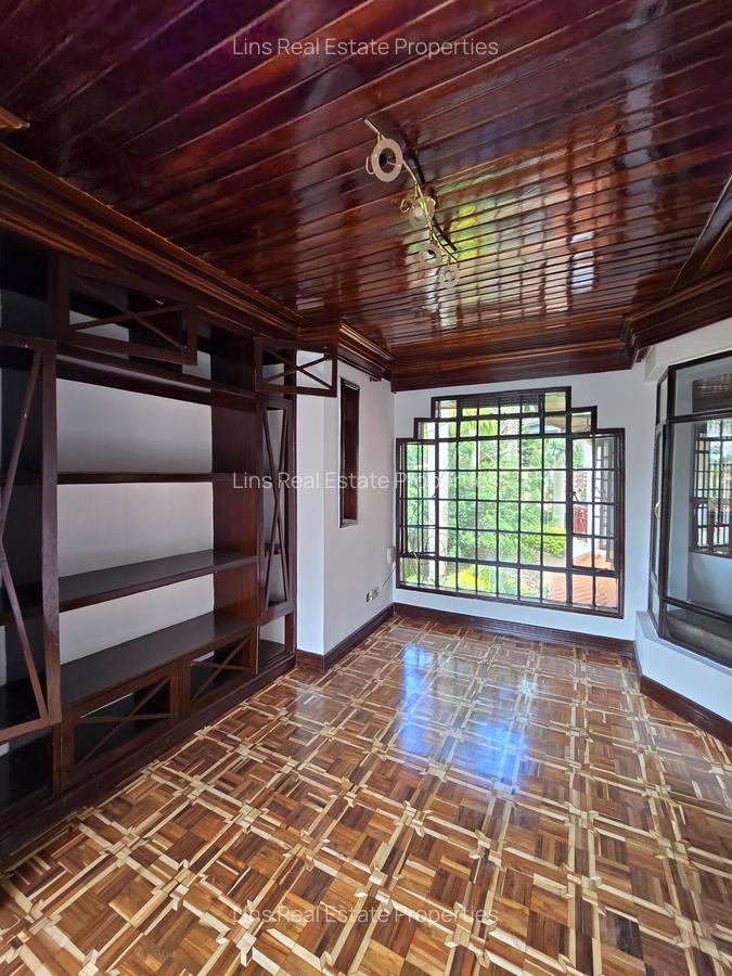 5 Bed House with En Suite in Runda - 14