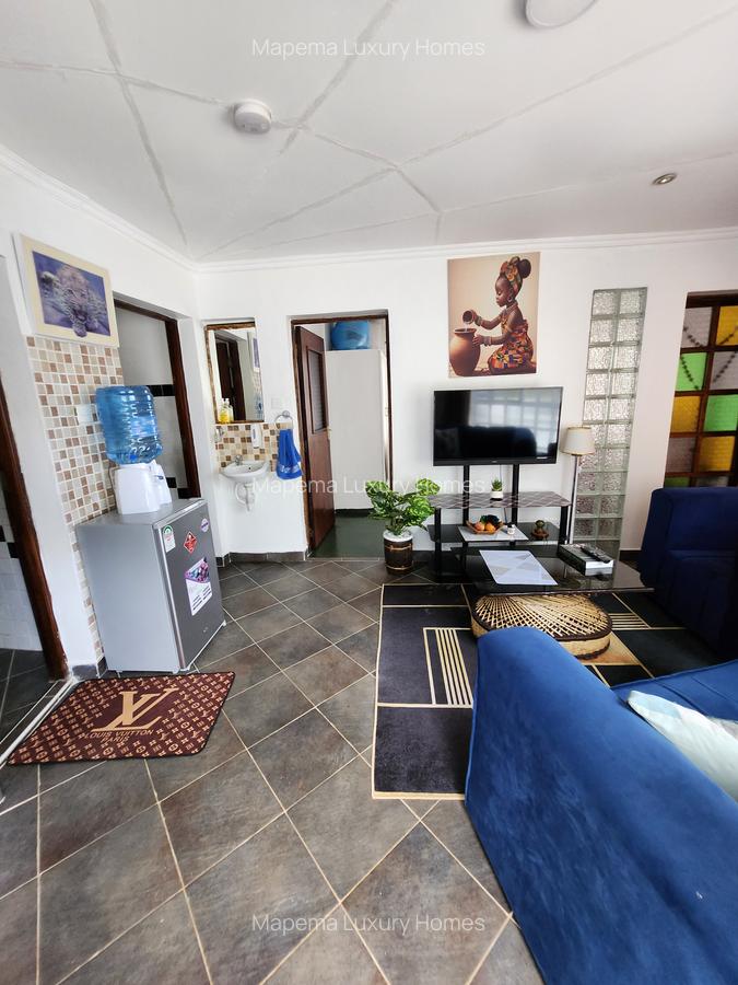 1 Bed House with En Suite at Kufunga Road - 2