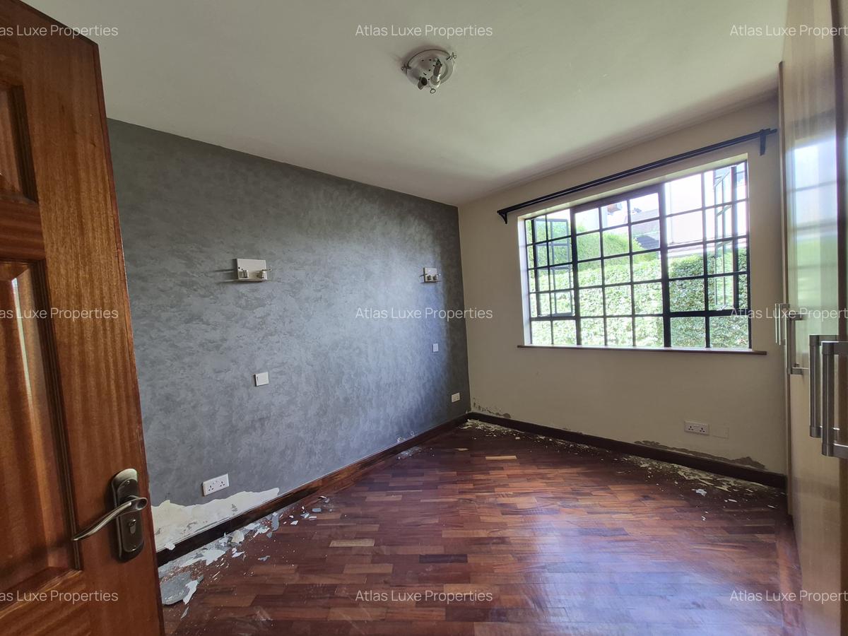 4 Bed Townhouse with En Suite in Kiambu Road - 8
