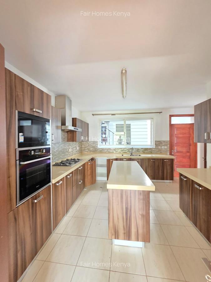 5 Bed Townhouse with En Suite at Amboseli Road - 2