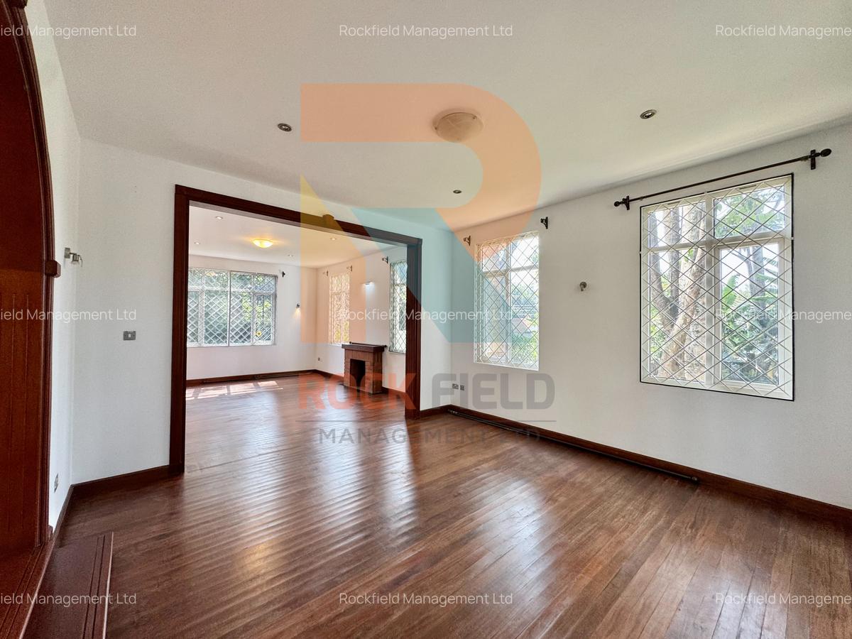 5 Bed Townhouse with En Suite in Rosslyn - 6