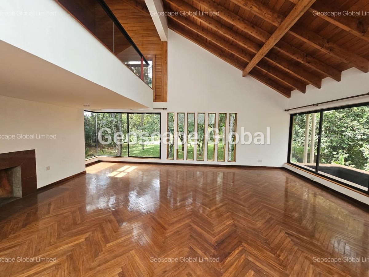 5 Bed House with En Suite in Spring Valley - 2