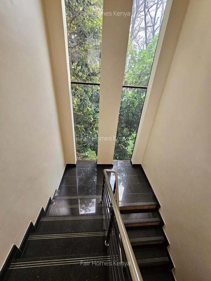 5 Bed Townhouse with En Suite at Lavington Green - 20