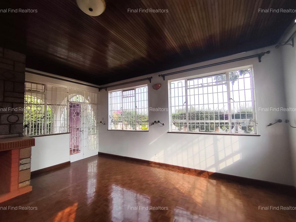 6 Bed House with En Suite in Garden Estate - 13