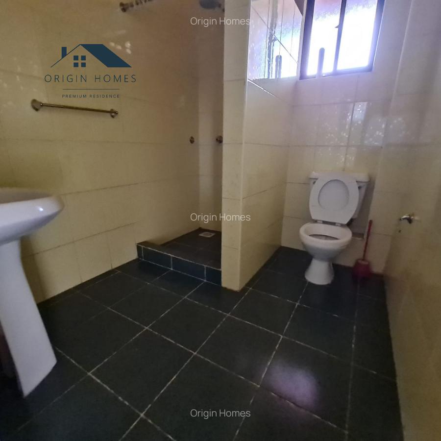 3 Bed Apartment with En Suite at Brookside - 11
