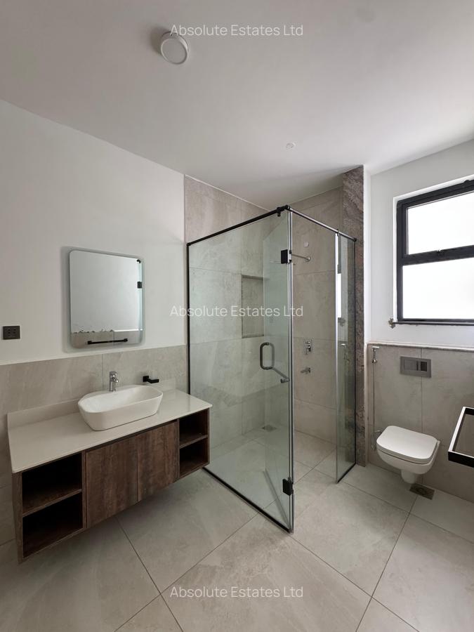 5 Bed Townhouse with En Suite in Lavington - 18