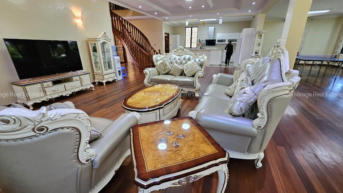 5 Bed Townhouse with En Suite in Gigiri - 1