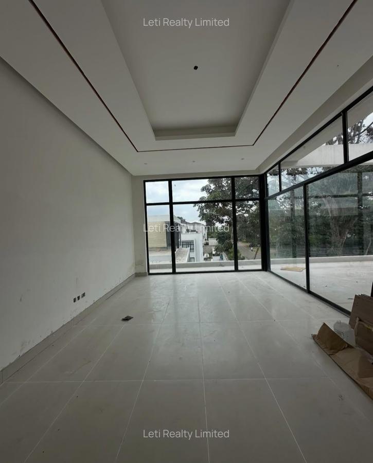 6 Bed Townhouse with En Suite in Lavington - 10