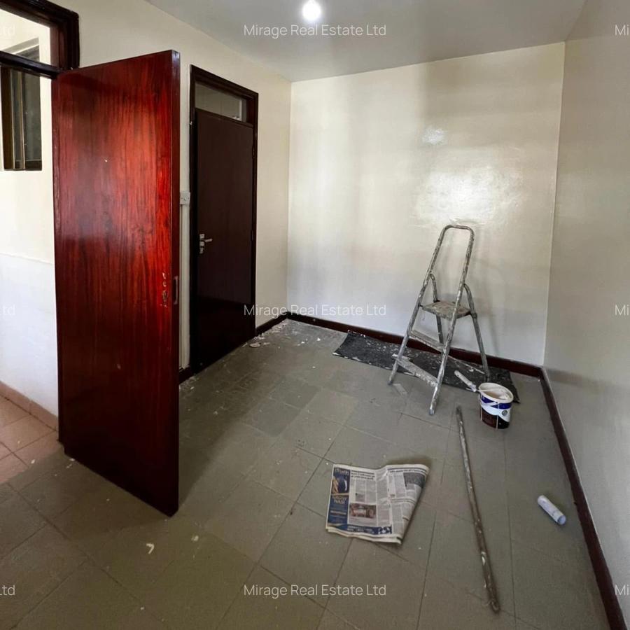 3 Bed Apartment with Swimming Pool in Riverside - 6