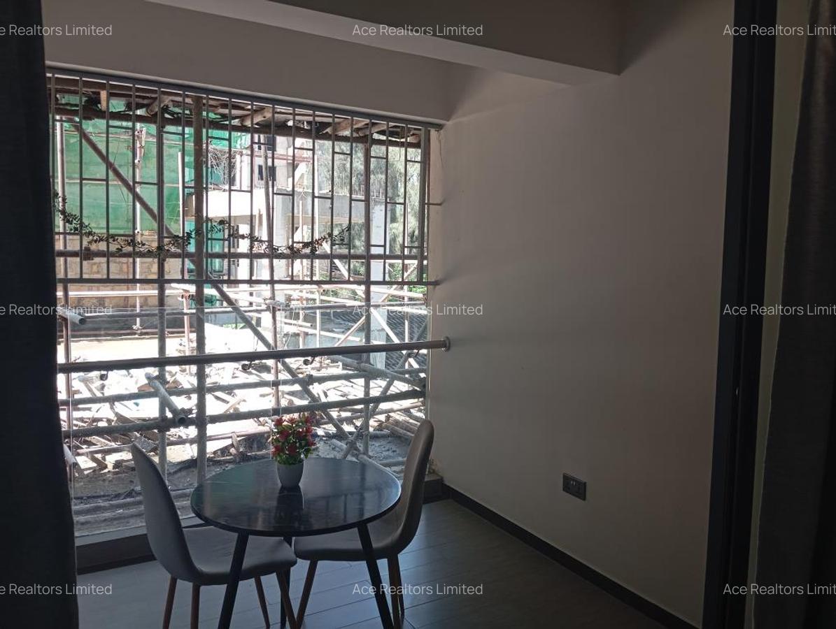 1 Bed Apartment with Swimming Pool at Wood Avenue - 12