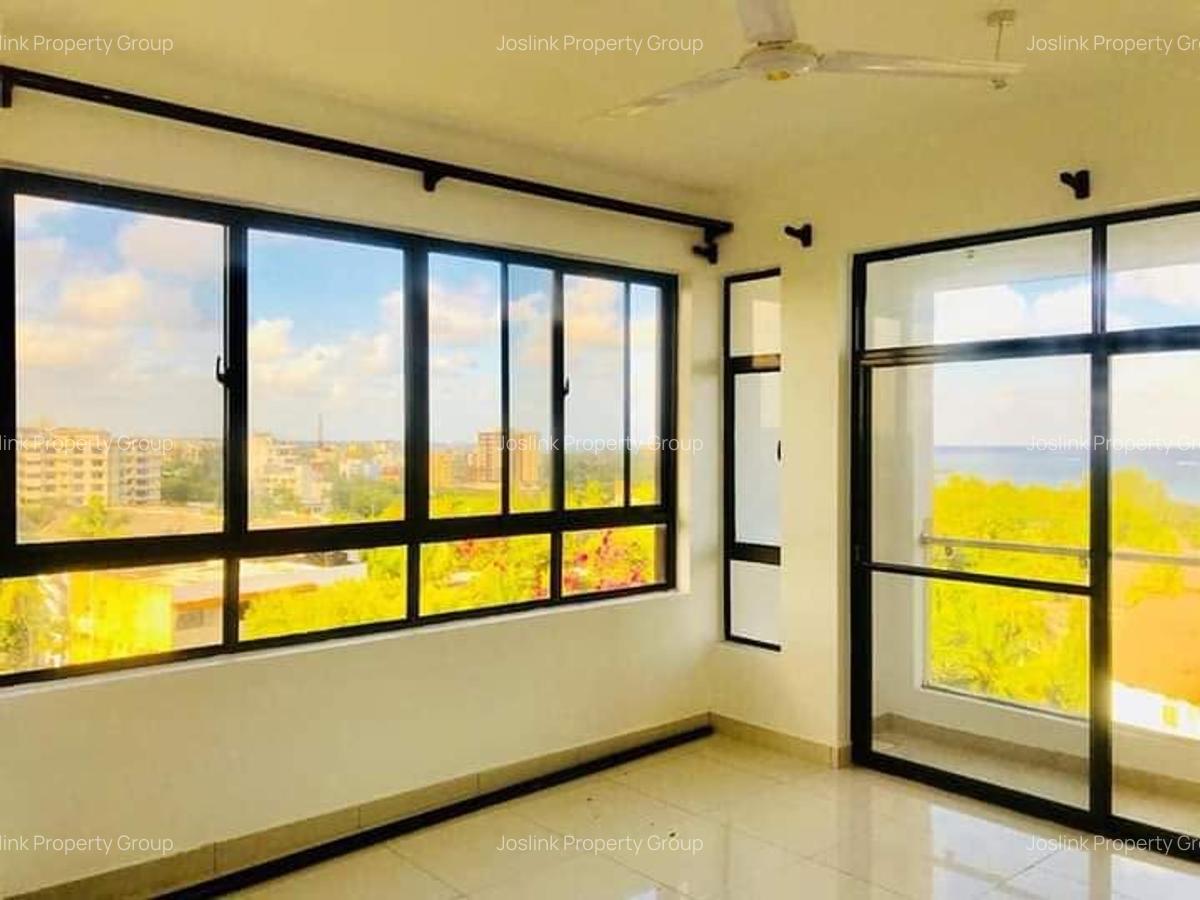 3 Bed Apartment with En Suite in Nyali Area - 16