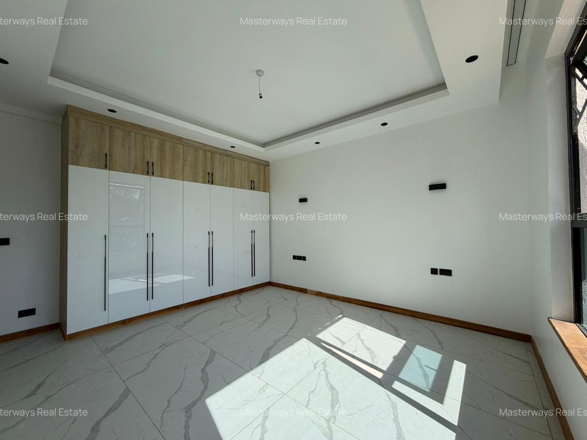 2 Bed Apartment with En Suite at Peponi Road - 13