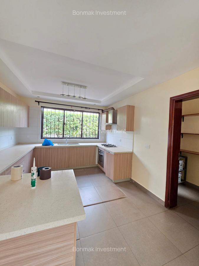 4 Bed Townhouse with En Suite at Lavington Green - 2