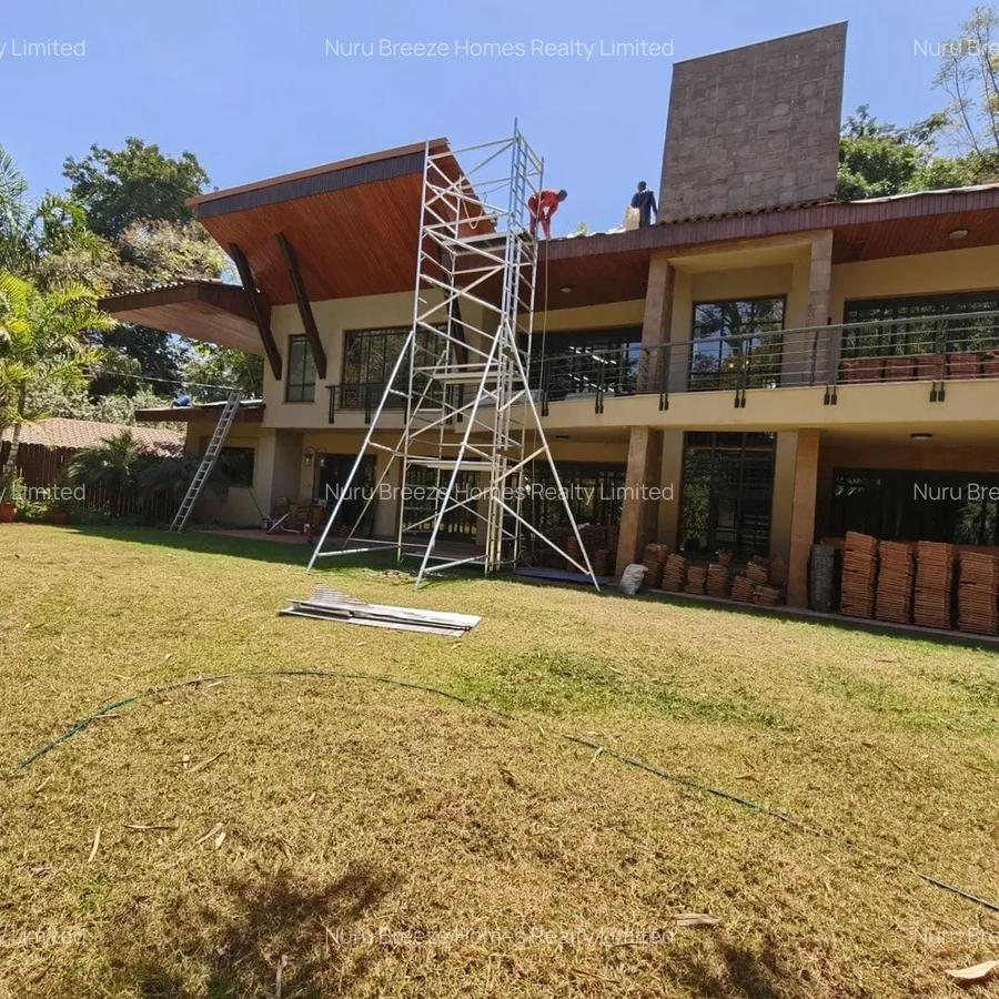 5 Bed Villa with En Suite in Lake View - 14