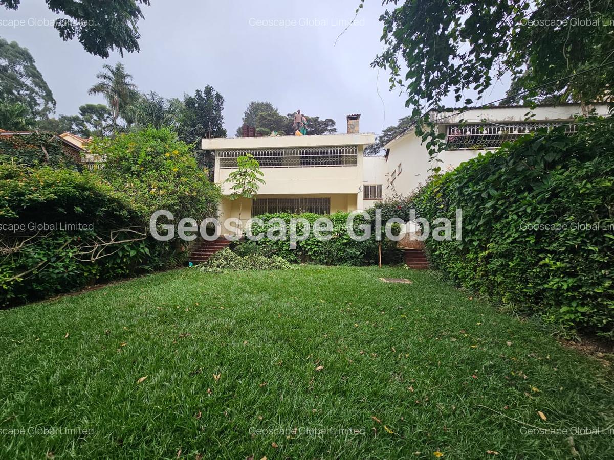 4 Bed House with En Suite in Spring Valley - 1