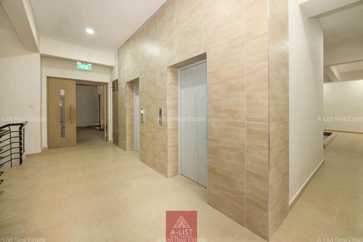4,541 ft² Commercial Property with Service Charge Included at Padmore Road - 5