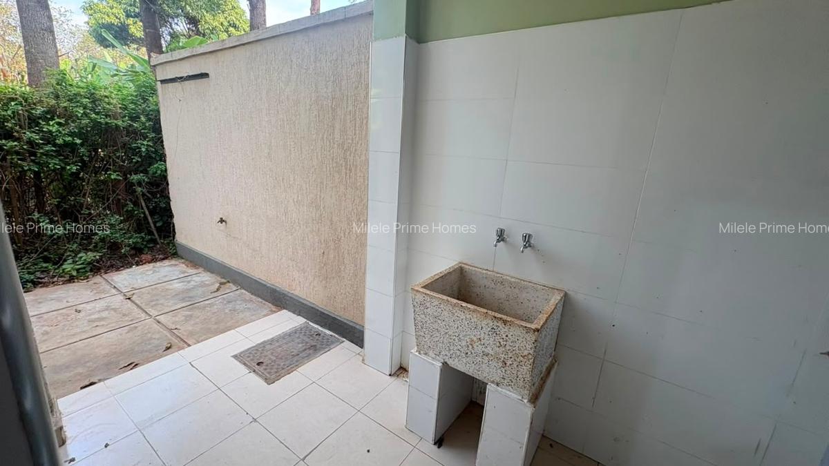4 Bed Villa with En Suite at Garden Estate - 16