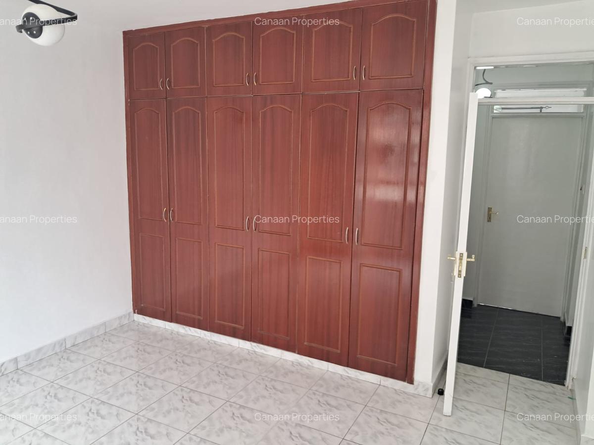 3 Bed Apartment with Swimming Pool in Kilimani - 8